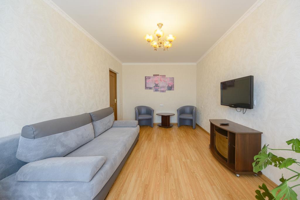 קייב Artal Apartment On Obolonskaya Square 3 מראה חיצוני תמונה